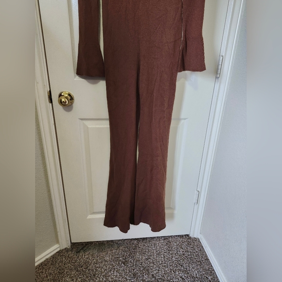 Urban Outfitters Brown Ribbed Long-Sleeve Zipper Jumpsuit - Picture 4 of 13